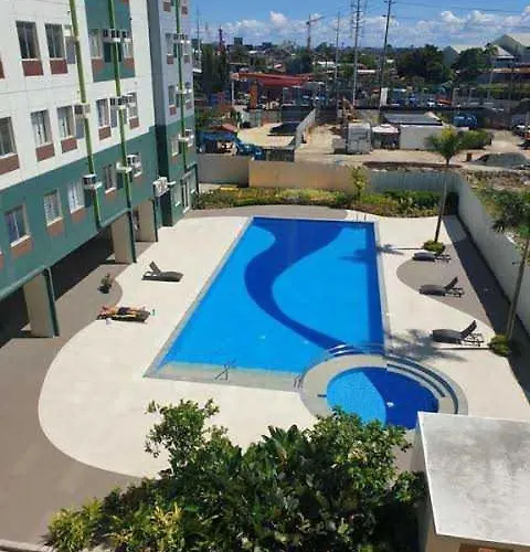 Near Airport With Pool 公寓式飯店 *