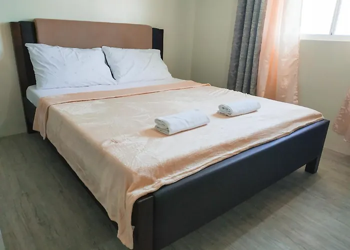 公寓式飯店 Near Airport With Pool